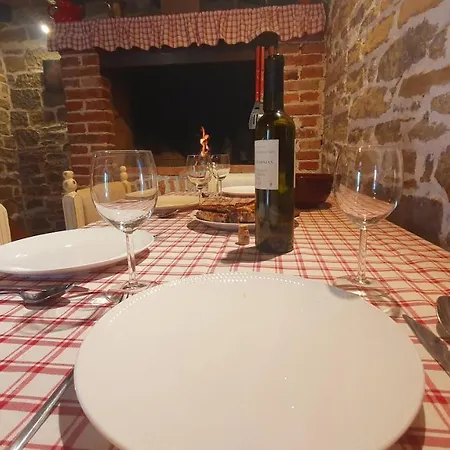 Holiday home Casa Leonarda, Old Authentic Istrian Stone House Near Motovun, Istria *
