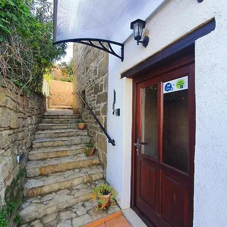 Holiday home Casa Leonarda, Old Authentic Istrian Stone House Near Motovun, Istria Zamask