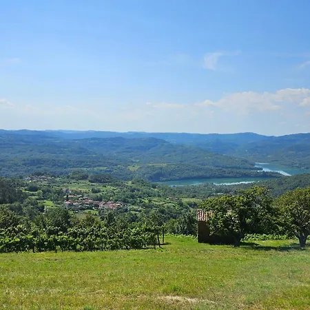 Holiday home Casa Leonarda, Old Authentic Istrian Stone House Near Motovun, Istria Zamask