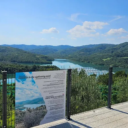 Holiday home Casa Leonarda, Old Authentic Istrian Stone House Near Motovun, Istria Zamask