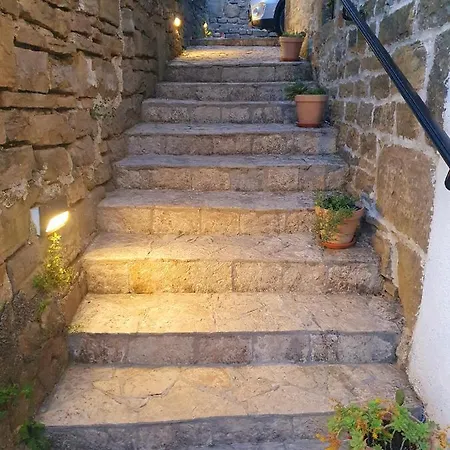 Casa Leonarda, Old Authentic Istrian Stone House Near Motovun, Istria Zamask