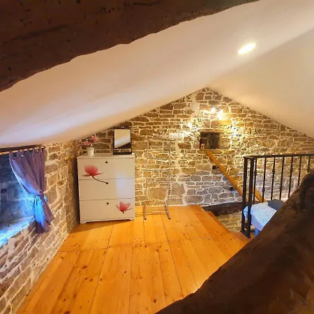 Holiday home Casa Leonarda, Rustic Istrian Stone House, Nature, Peace And Hilltop Views, Near Motovun *