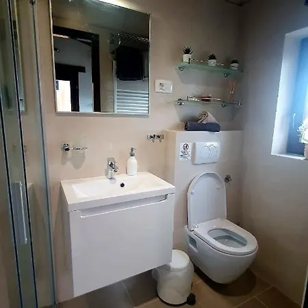 بيت للعطل Casa Leonarda, Rustic Istrian Stone House, Nature, Peace And Hilltop Views, Near Motovun